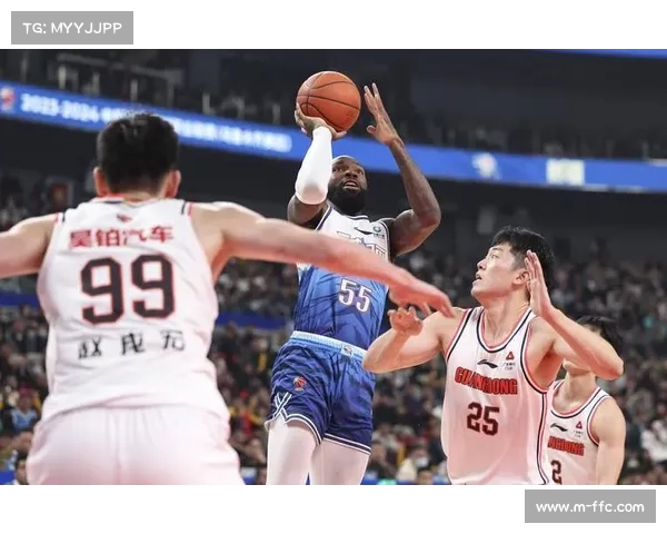 赵睿周琦现场观战北京比赛，球队核心缺阵影响实力